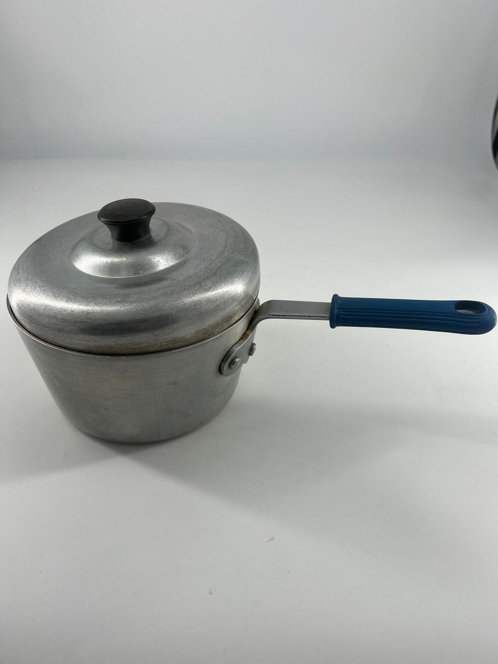 Wear Ever Pot Pan 2 3/4 Quarts Made in USA Kitchen NSF Aluminum Lid Saucepan